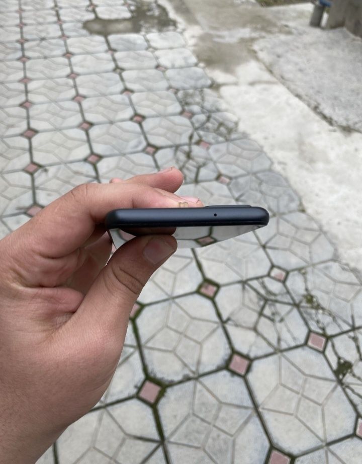 Samsung A12 Xotira 128 talik