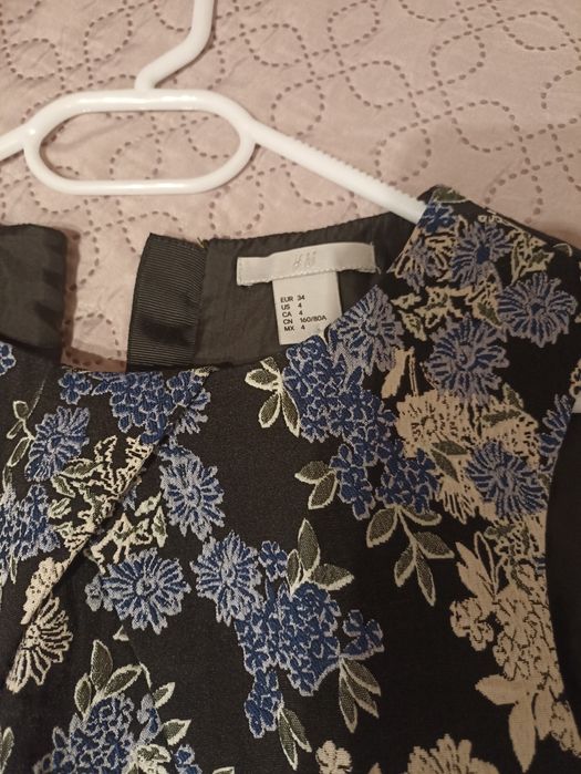 Разноцветни рокли за различни поводи