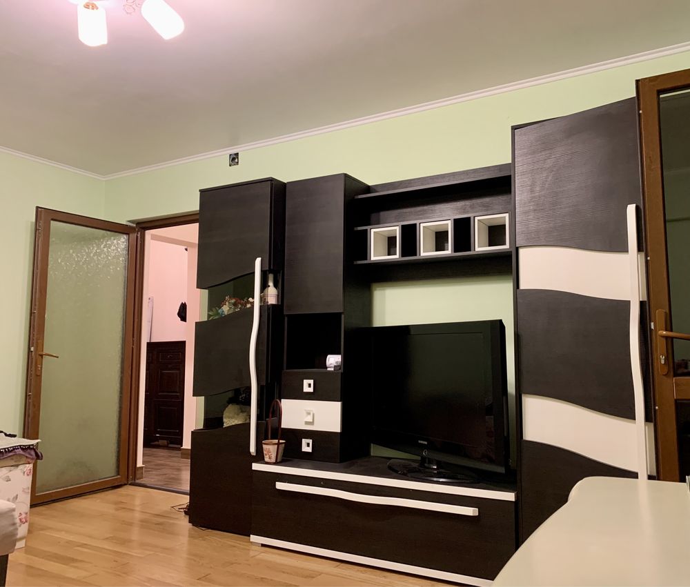 Apartament de închiriat (renovat complet) 39, 46 mp
