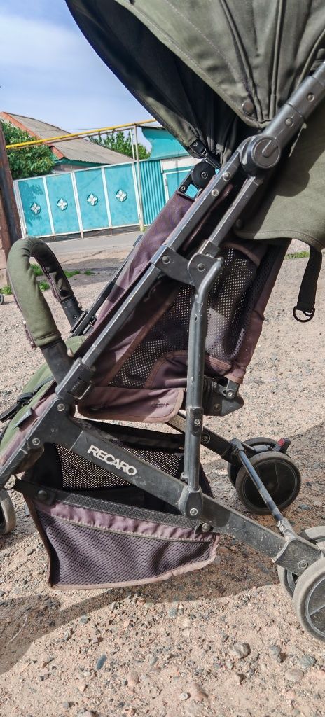 Коляска Recaro прогулочная