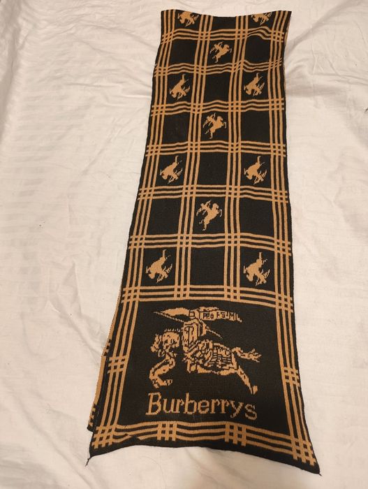 Fular Burberry cu 2 fete