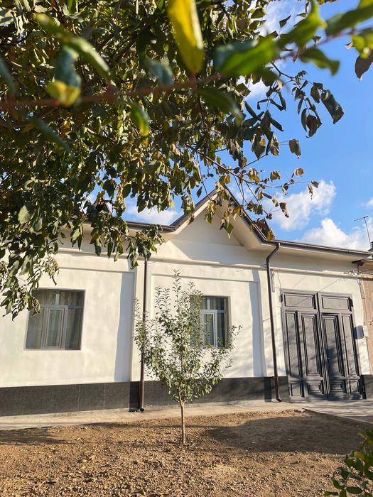 Mevazor Maxallada hovli sotiladi