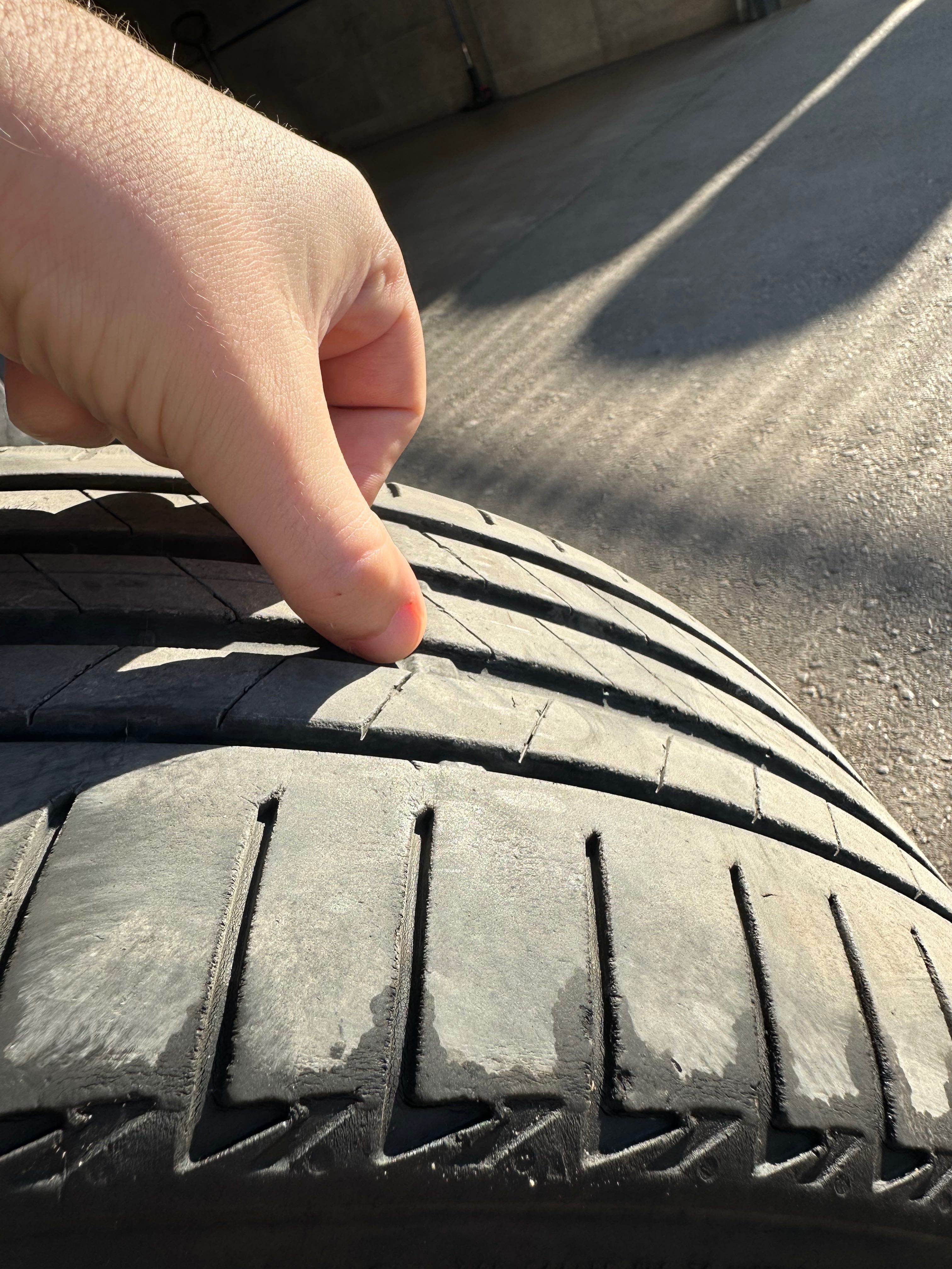 Гуми Bridgestone Turanza 225-40-19 - 1 бр / 255-35-19 - 1 бр / RFT
