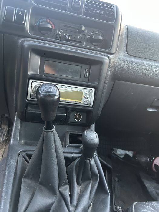 Vand sau dezmembrez opel frontera 2.2 diesel autoutilara