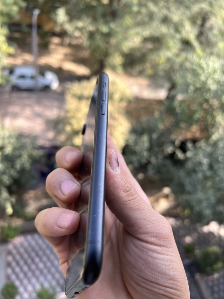 Iphone xr 64 gb 79%