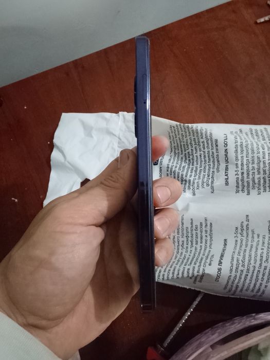 Продается телефон