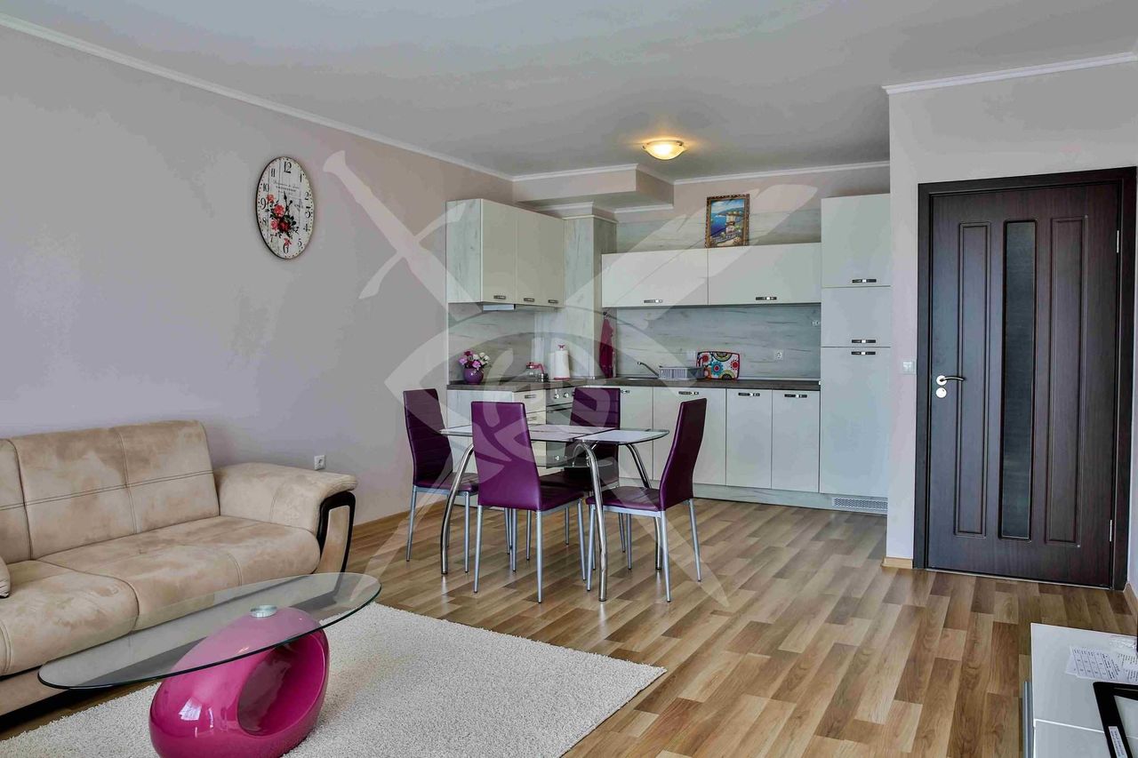 Продава се Двустаен апартамент в с. Шкорпиловци, Област Варна - 77 кв.м за 1221 €/кв.м - Снимка #3
