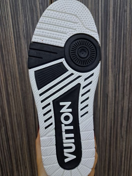 Нови маратонки Louis Vuitton