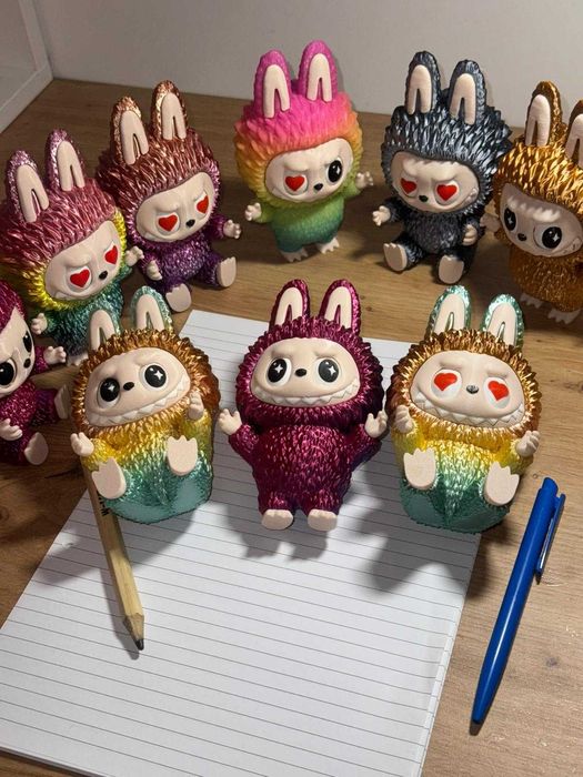 Figurine Labubu: Jucăușe, luminoase și pline de personalitate