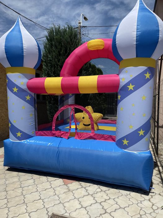 Loc de joaca gonflabil