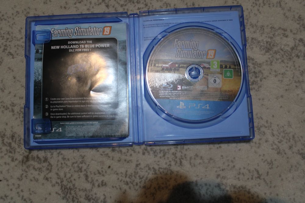 De vânzare PS 4 și multe jocuri