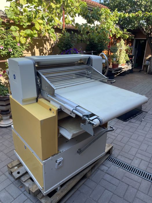 Masina pentru intins si format corn,bagheta,franzela Seever Rondo