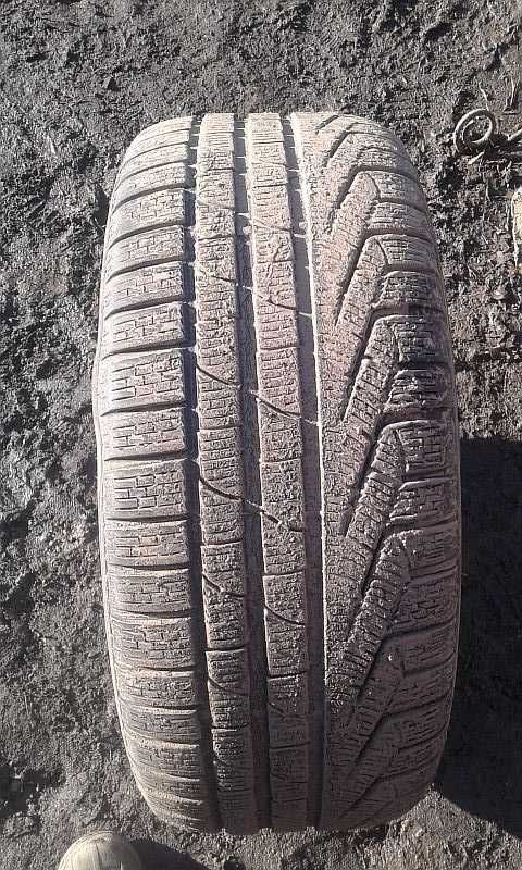 ОДНА шина 255/40 R20 - "Pirelli Sottozero Winter 240", всесезонная.