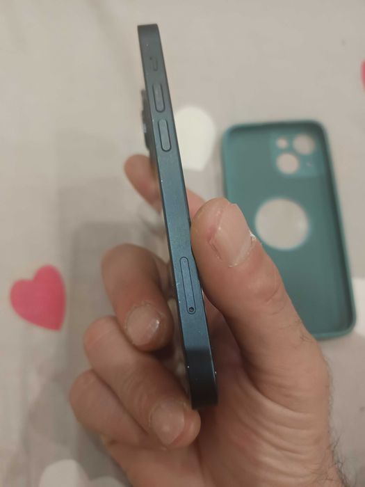 Iphone 13 mini raboti perfektno