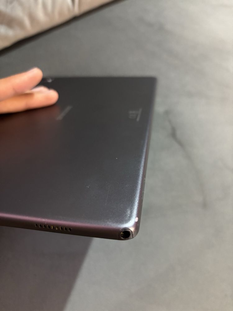 Samsung Tab A7-леко използван