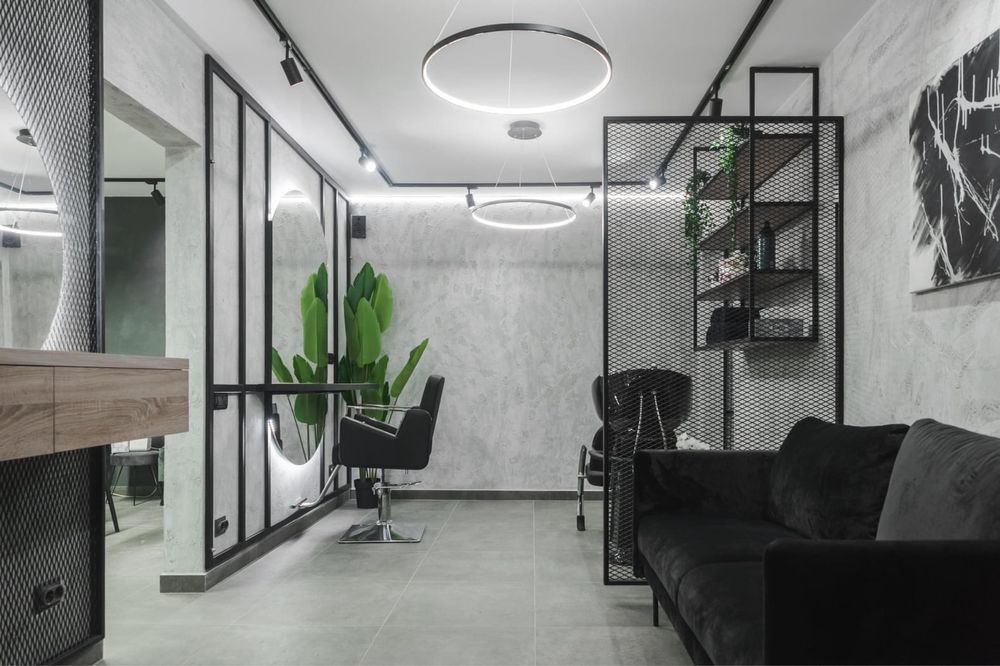 Inchiriez post manichiura si coafor