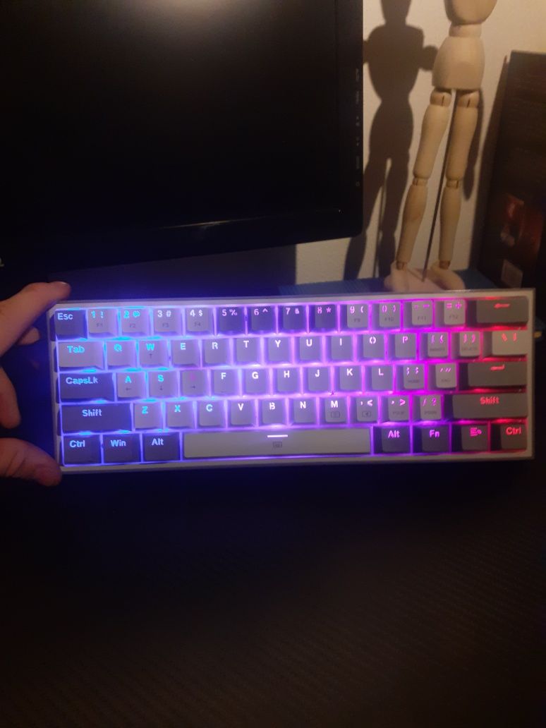 Tastatură Mecanică RedDragon RD-S131 în Stare Foarte Bună