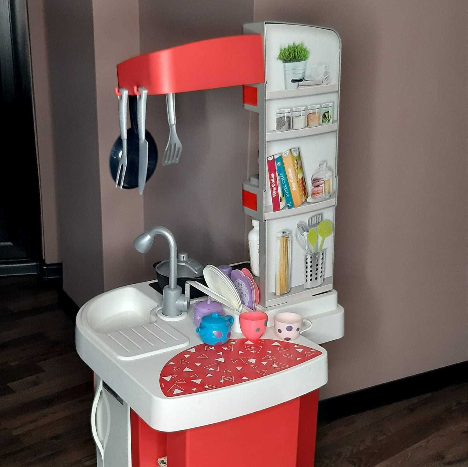 Продавам детска кухня Smoby Tefal Studio French с аксесоари и звук