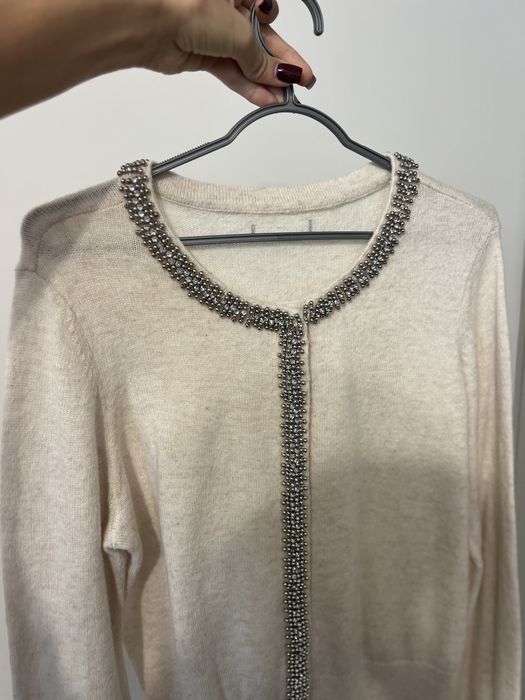 Вълнена жилетка ( кремав цвят)