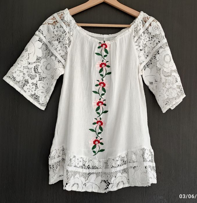 Buza/ie, alba cu dantela