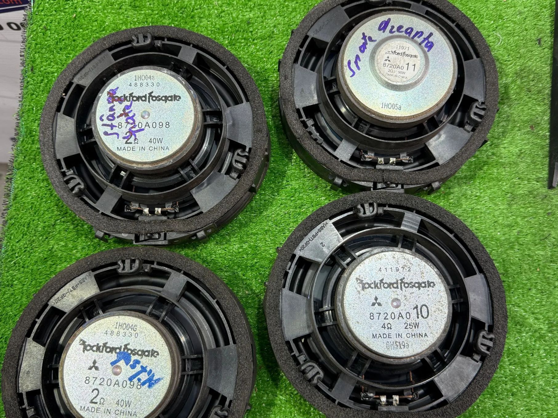 DIFUZOR SPATE DREAPTA / STANGA + AMPLIFICATOR AUDIO + SUBWOOFER MITSUBISHI OUTLANDER 2 2.2 DIESEL 2009 COD OEM 8701A382 8701A257 8720A098 8720A010 8720A011 2005-2012