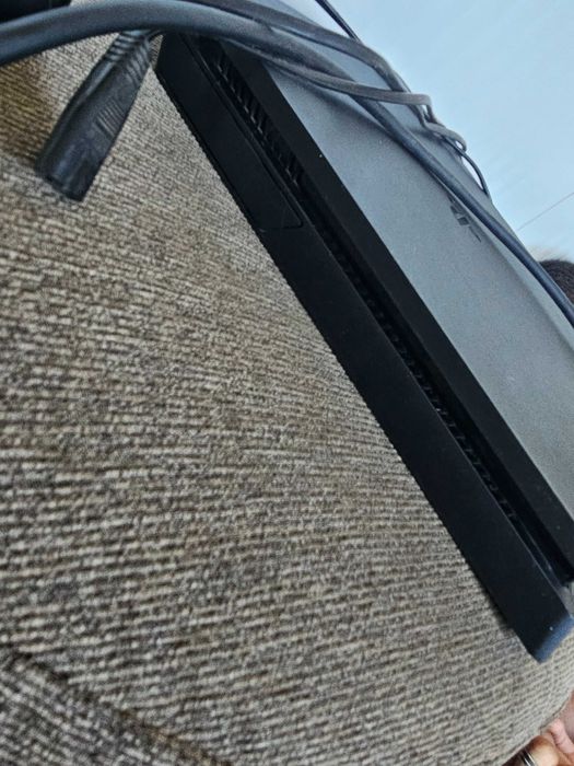 PS4 PRO  във добро състояние