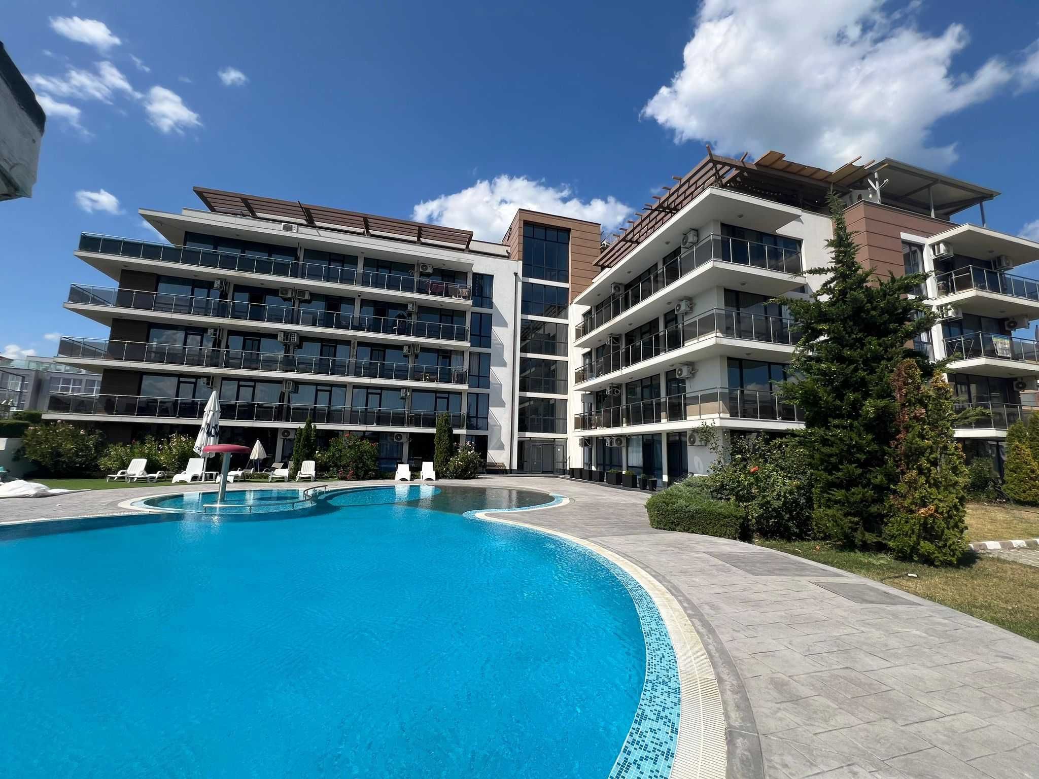 89900 EUR! Луксозен 2-стаен апартамент, в Свети Влас, на 5 мин от плаж