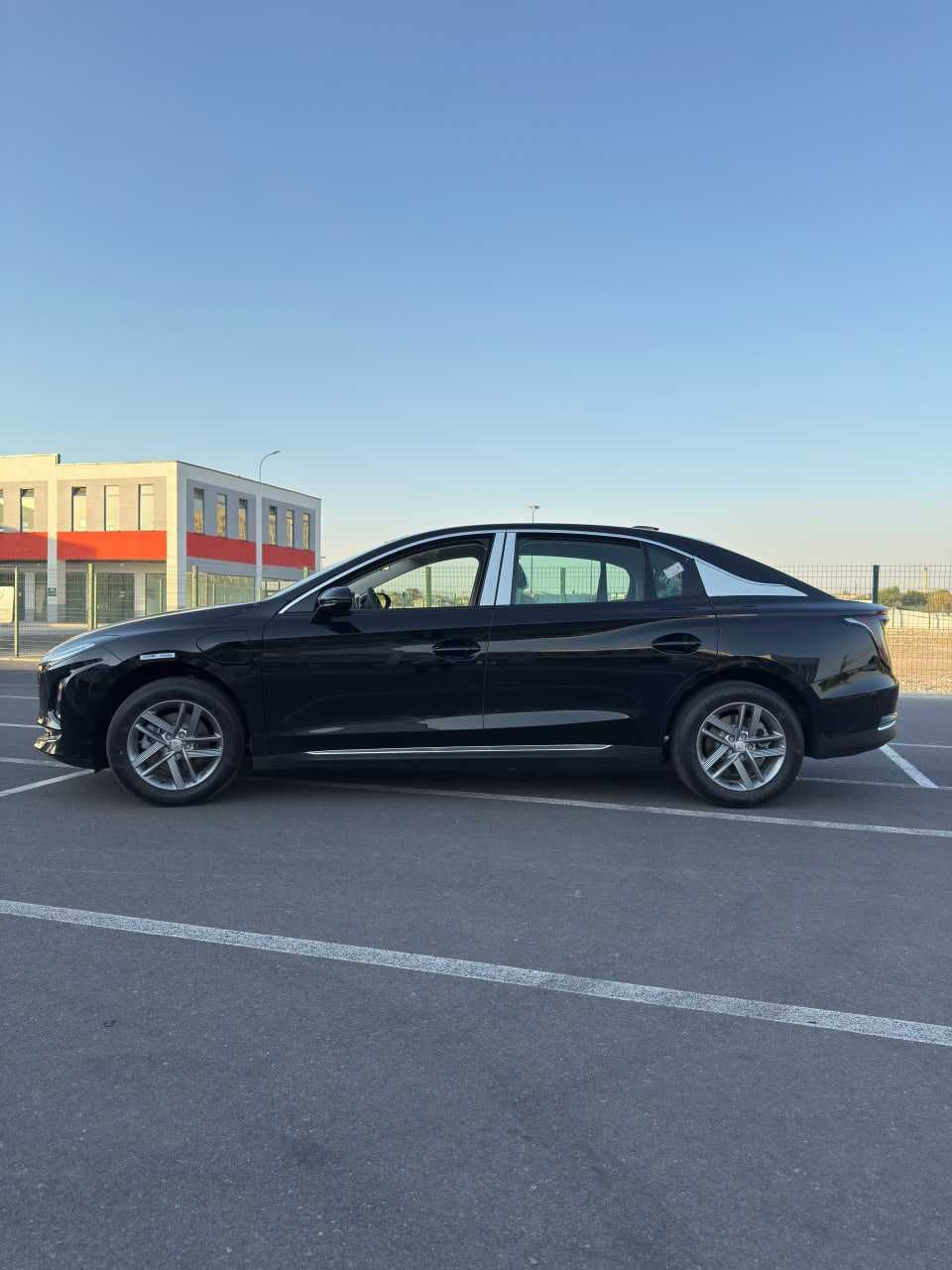 Hongqi E-qm5 500km | Nasiya savdo bor | Boshiga 4 300 $
