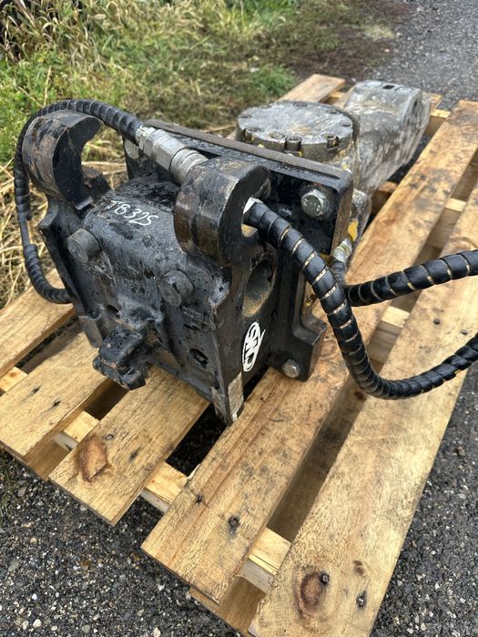 Picon atlas copco sb 152,Cupă de taluz ,cupa30 senilă miniexcavator