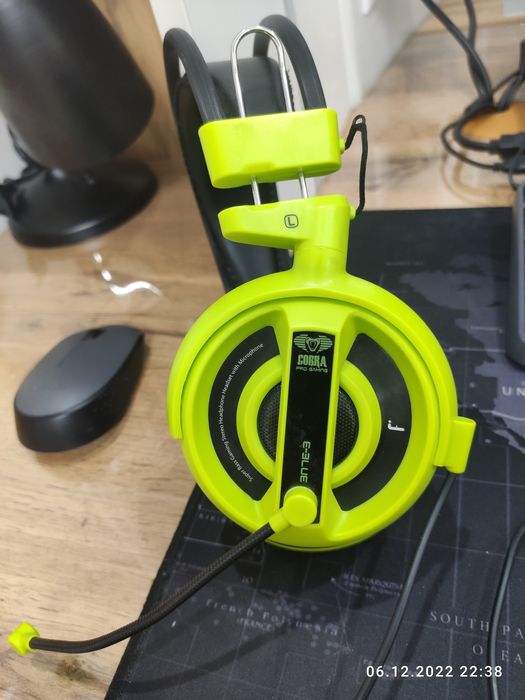Продам наушники игровые cobra pro gaming