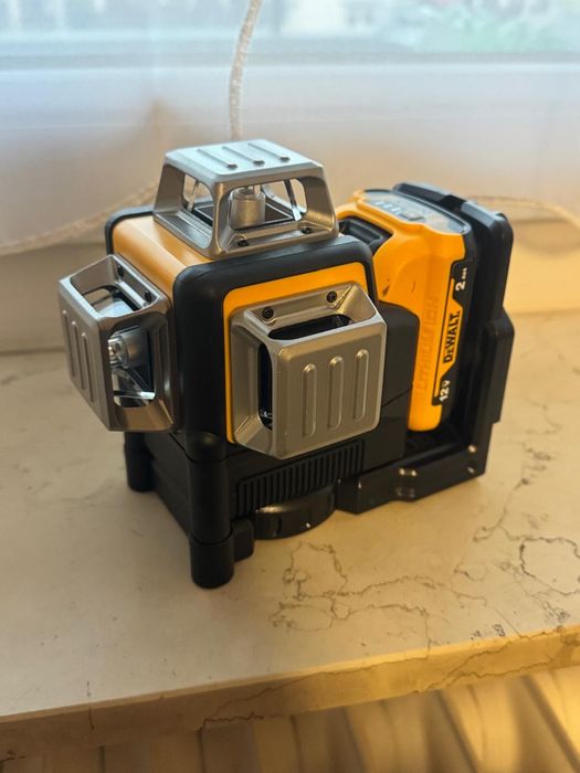 DeWalt laser 3 x 360“