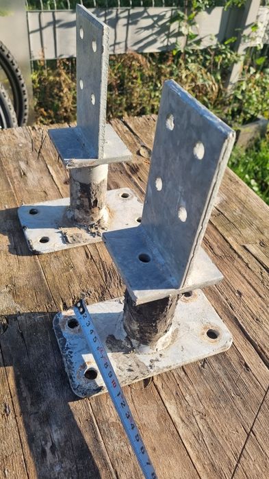 Suport metalic tip PPT pentru stalpi din lemn