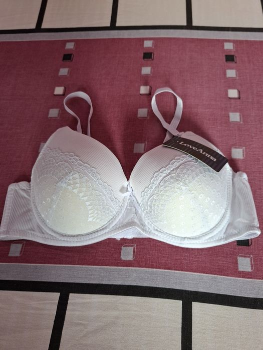 Vând Sutien cu Dantelă Mărimea 38/85 Nou