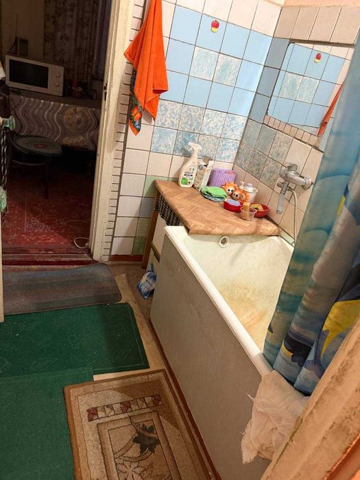 Ц квартал.Чиланзар 2/5/5, балкон 1,5*3