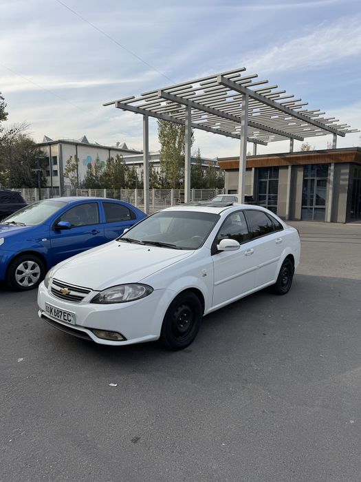 Lacetti Gentra qlingan 1.8 AT