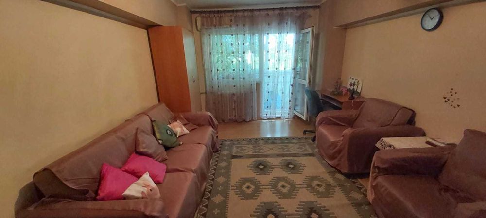 Bucuresti Parcul Plumbuita Strada Maior Vasile Bacila 3 semidecomandate 105000 euro