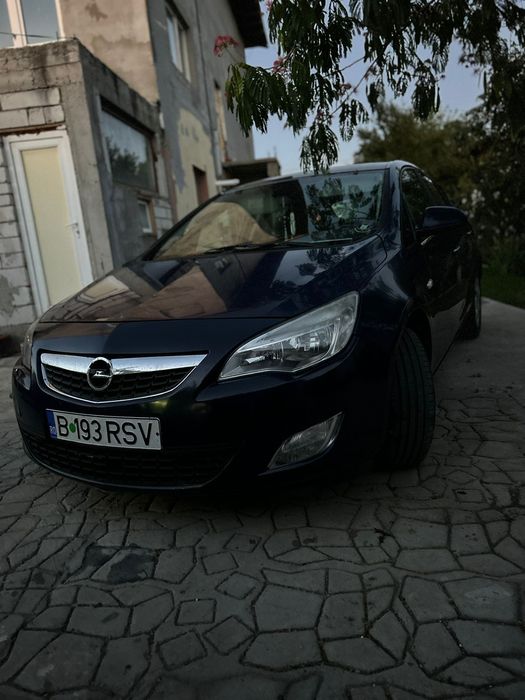 Se vinde Opel Astra J