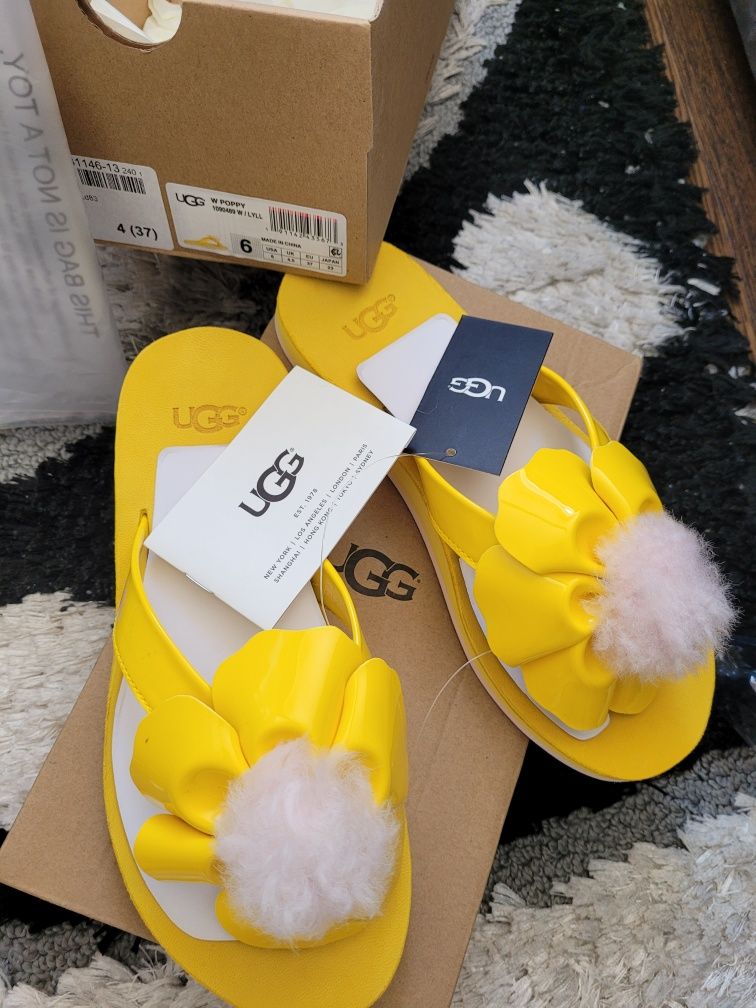 Slapi noi UGG nr.37