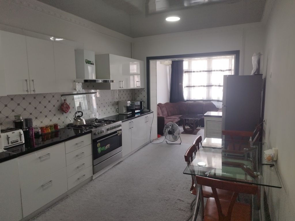4-комнатная квартира (187 м²) на ул. Ойбек (Госпитальный рынок)..