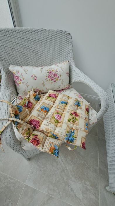 4 Perne Decorative Scaun ' Terasa' Bucatarie' stilul Shabby Chic