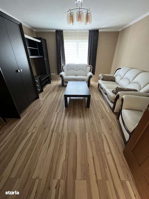 Casa 4,60 arii teren pe strada Nucului