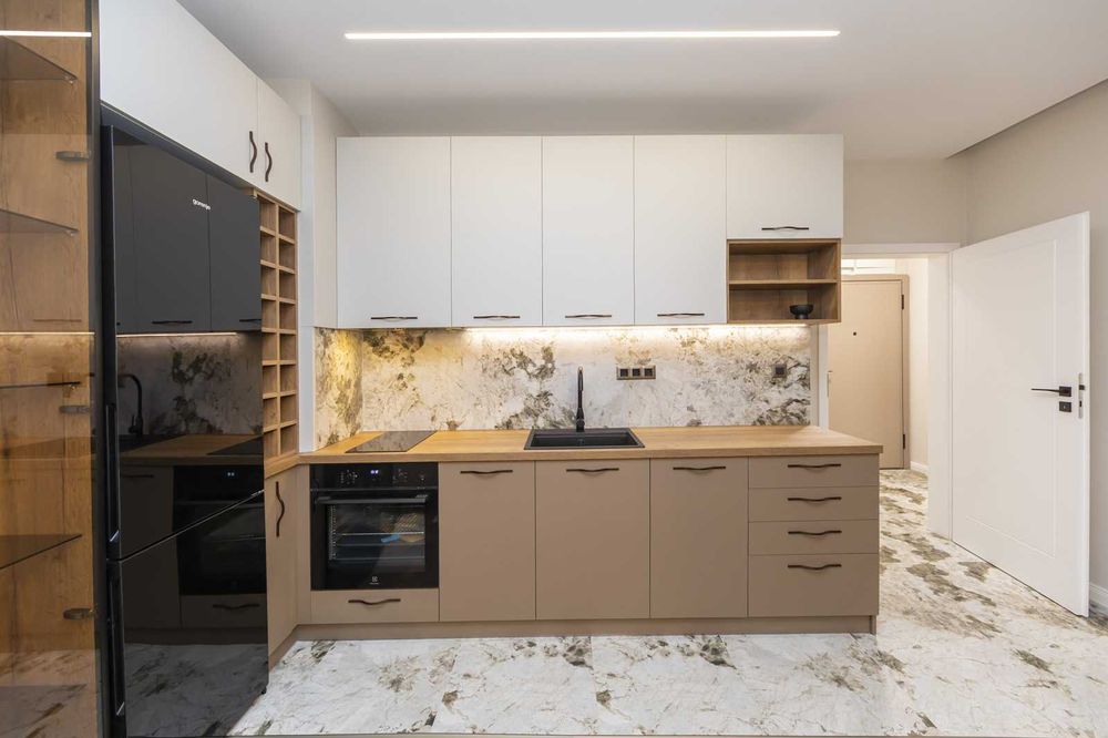 Продава се Двустаен апартамент в София, Света Троица - 66 кв.м за 1637 €/кв.м - Снимка #1