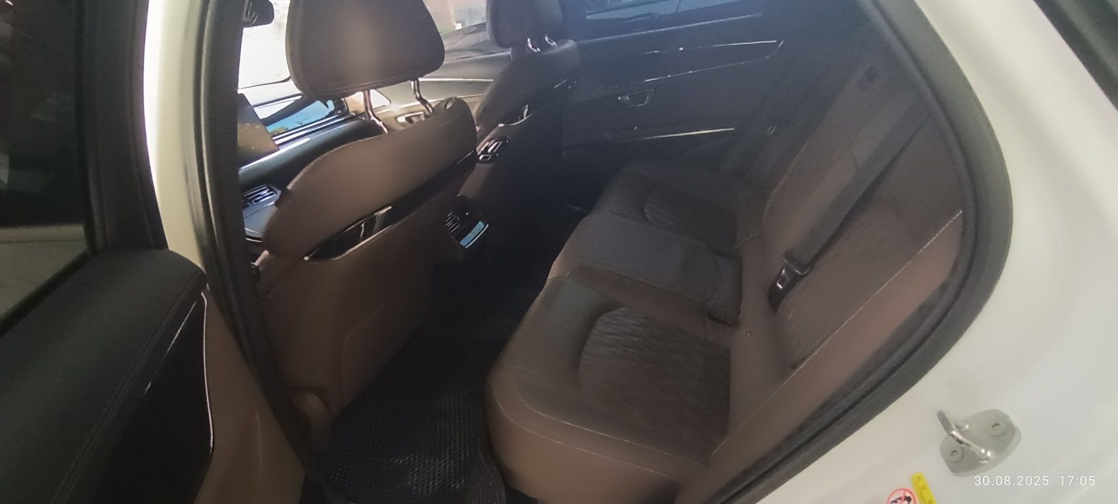 Byd Han 550km  3.9 sec