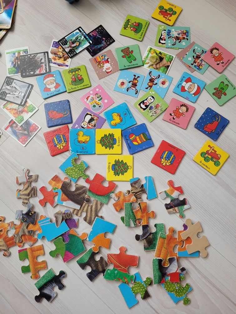 Set diverse cartonase și puzzle