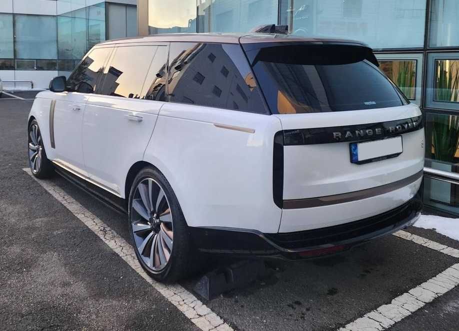 Range Rover Autobiography SV P615 готов воплотить ваши устремления