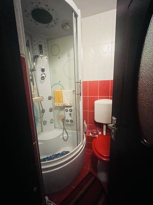 Persoana fizica,vand apartament 4 camere,Manǎştur,str.Calea Floresti