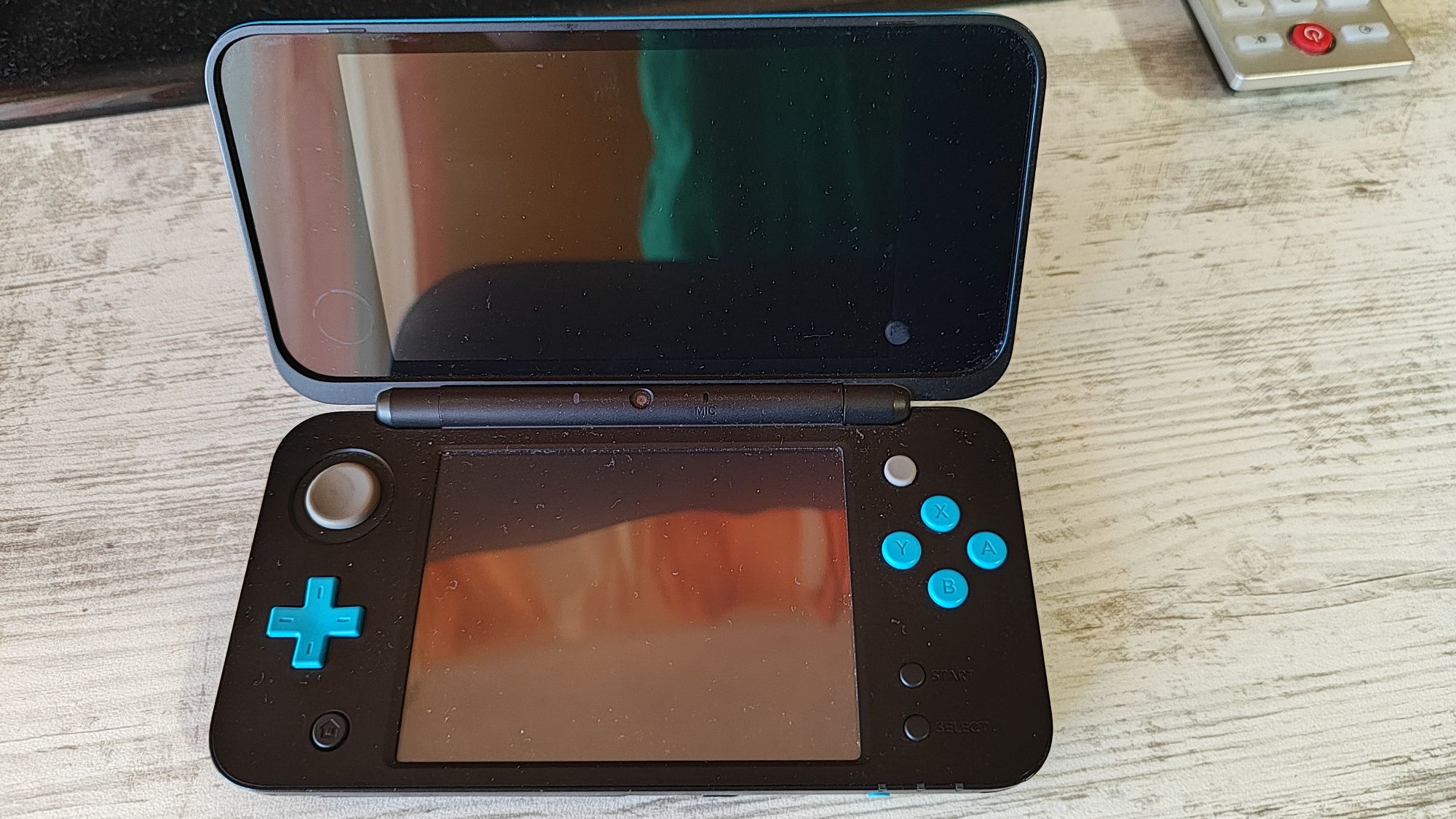 New 2ds Xl със 128gb sd card