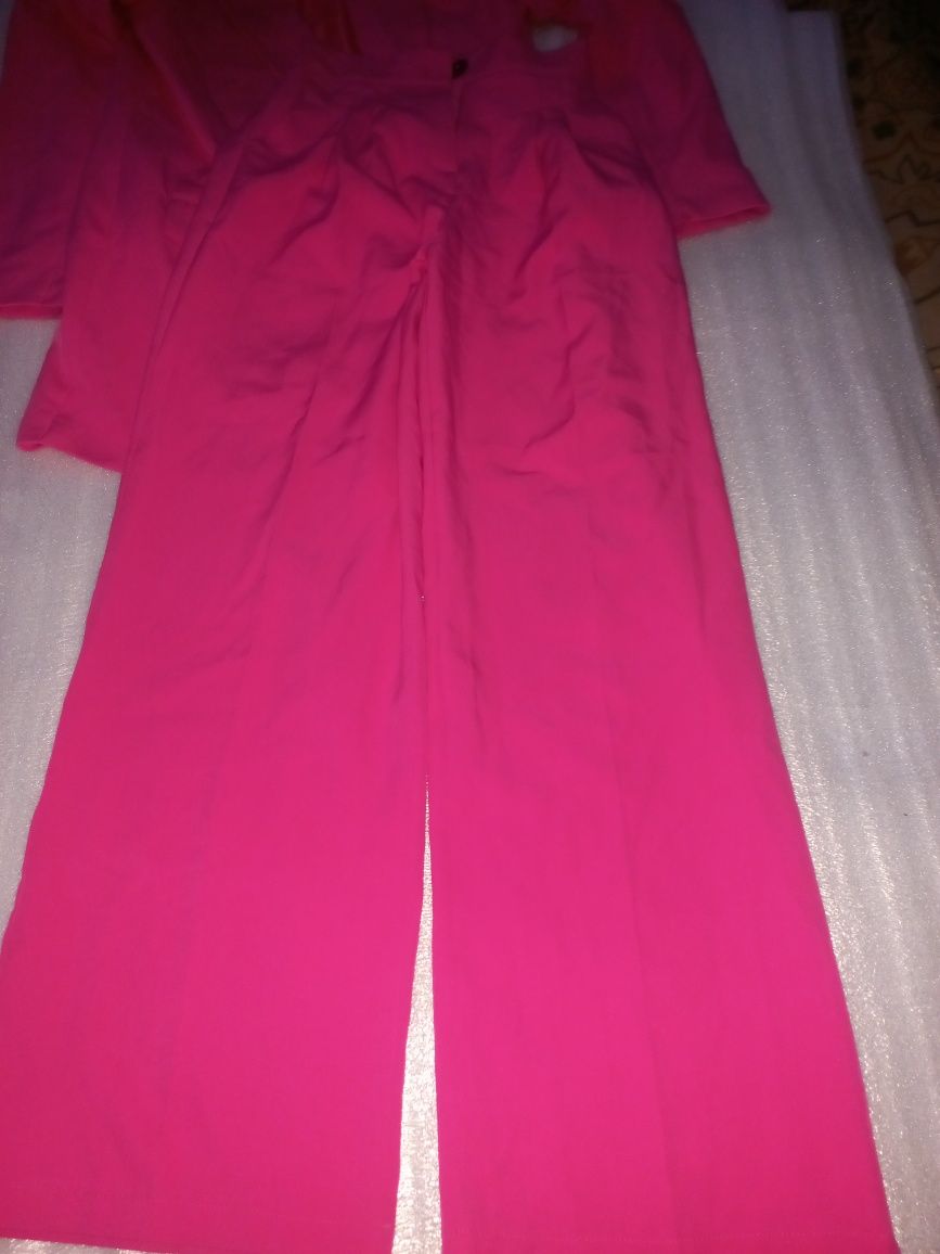 Ayollar uchun kastum shim 100 ming 46 razmer