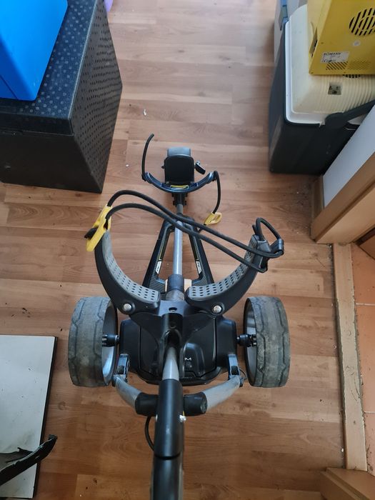 Redus ! Cărucior electric pentru golf