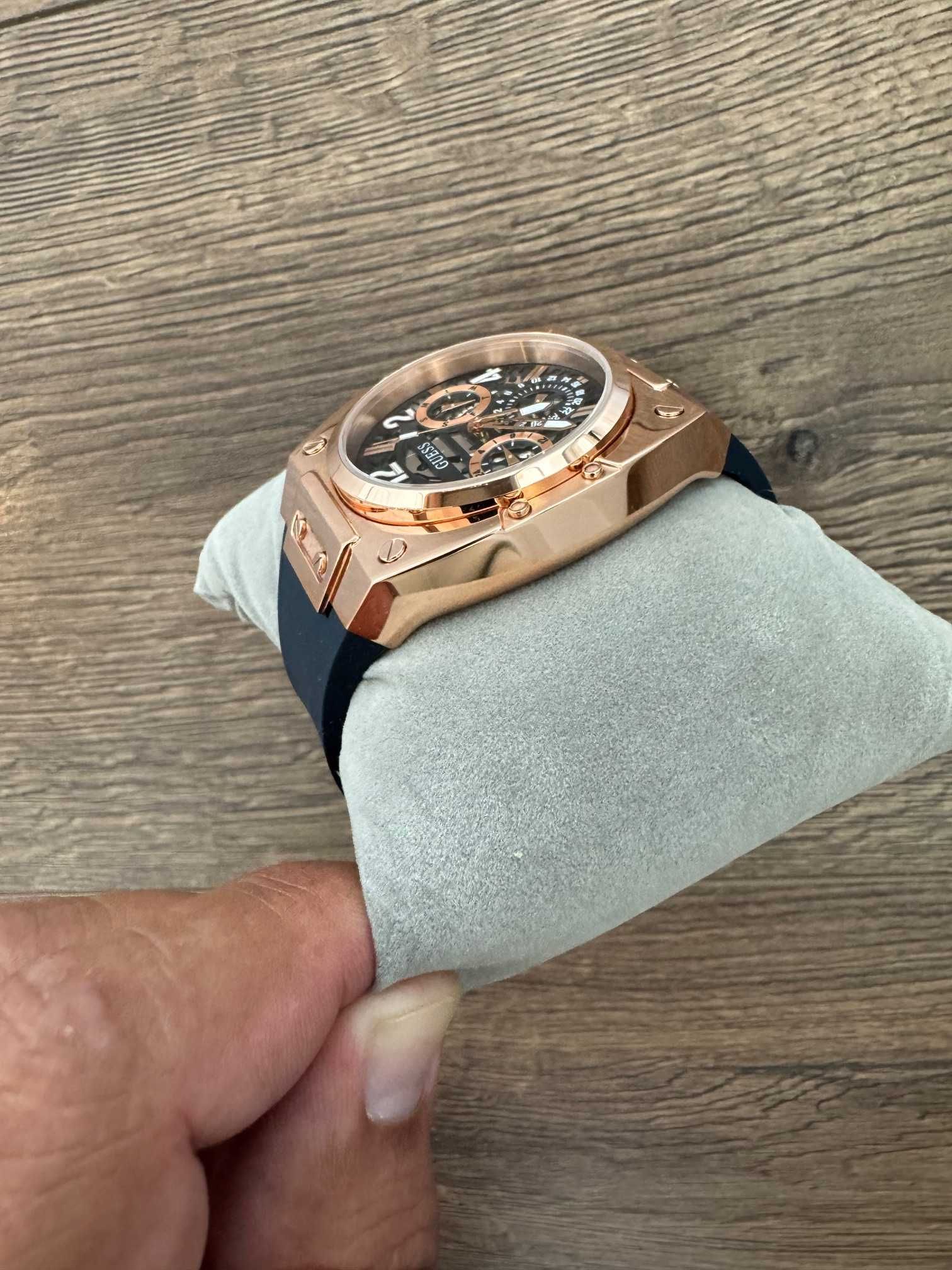 Чисто нов! Часовник GUESS PRODIGY
